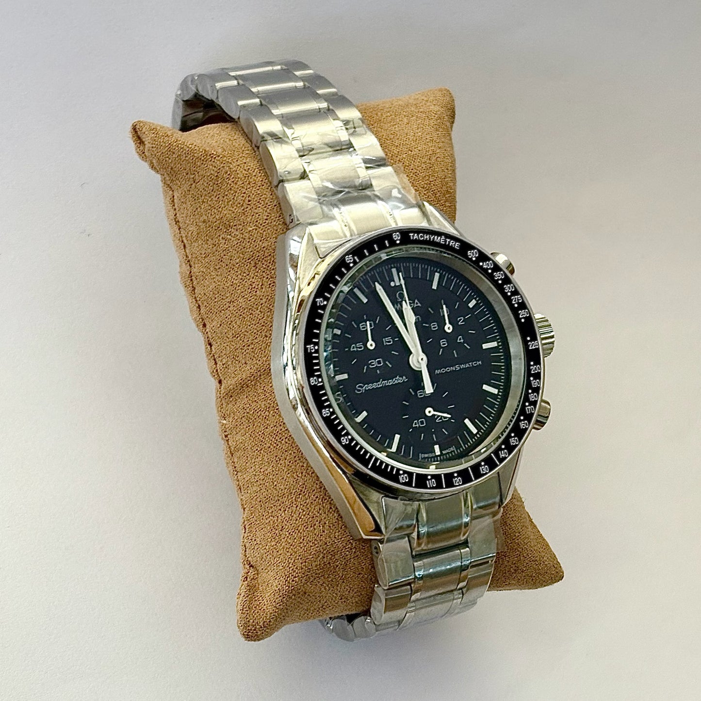 Mission to the moon decorated caseback