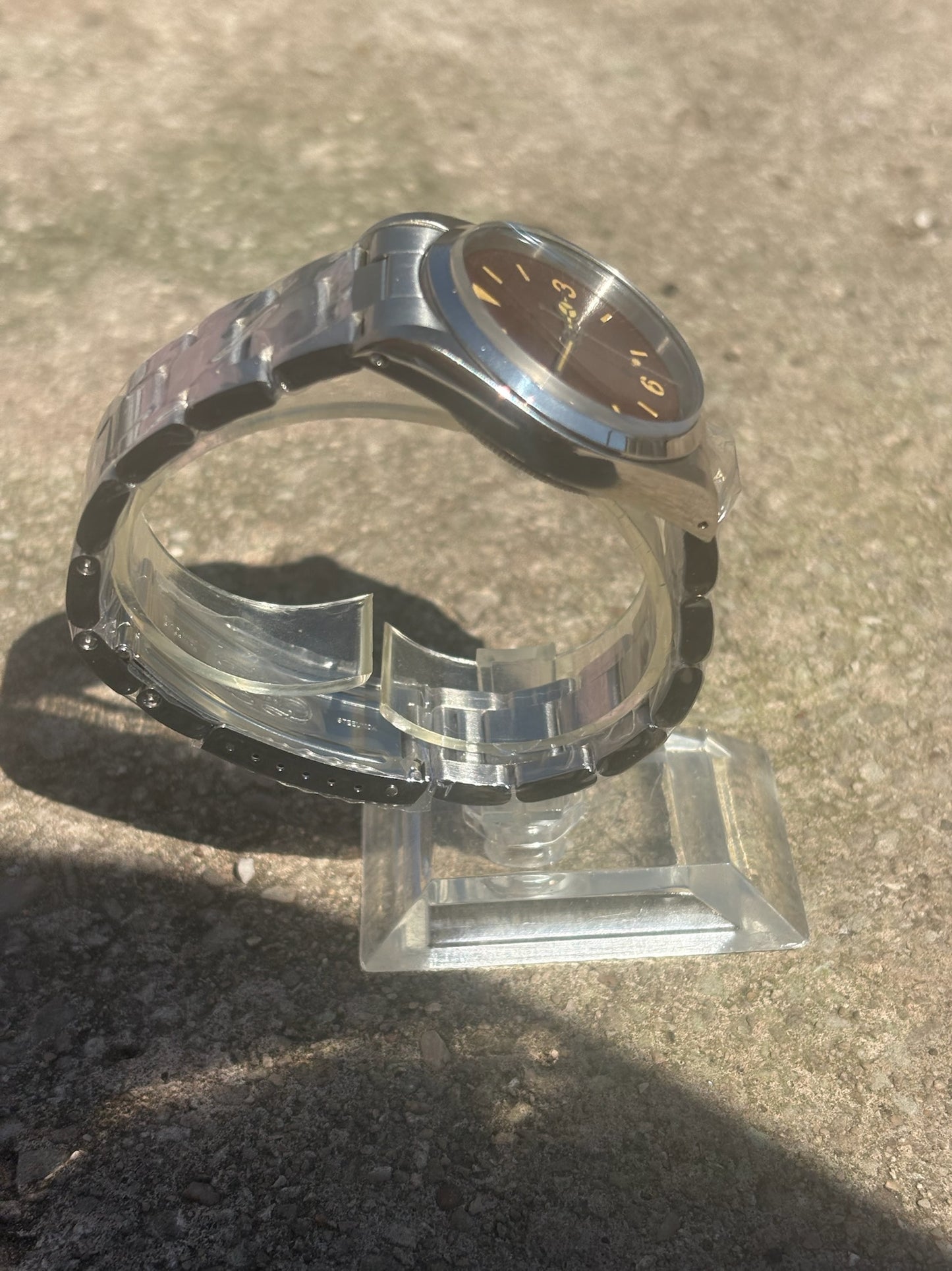 1016 Tropical Dial Vintage Explorer