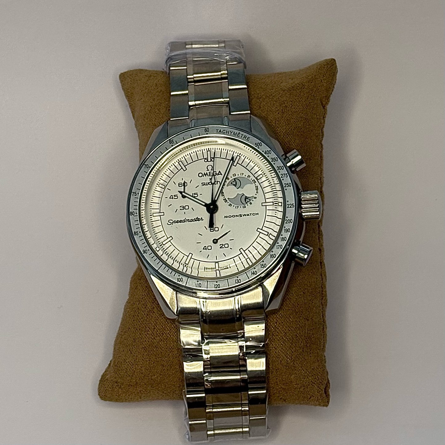 MoonMod Snoopy Moonphase In White Metal Moonswatch