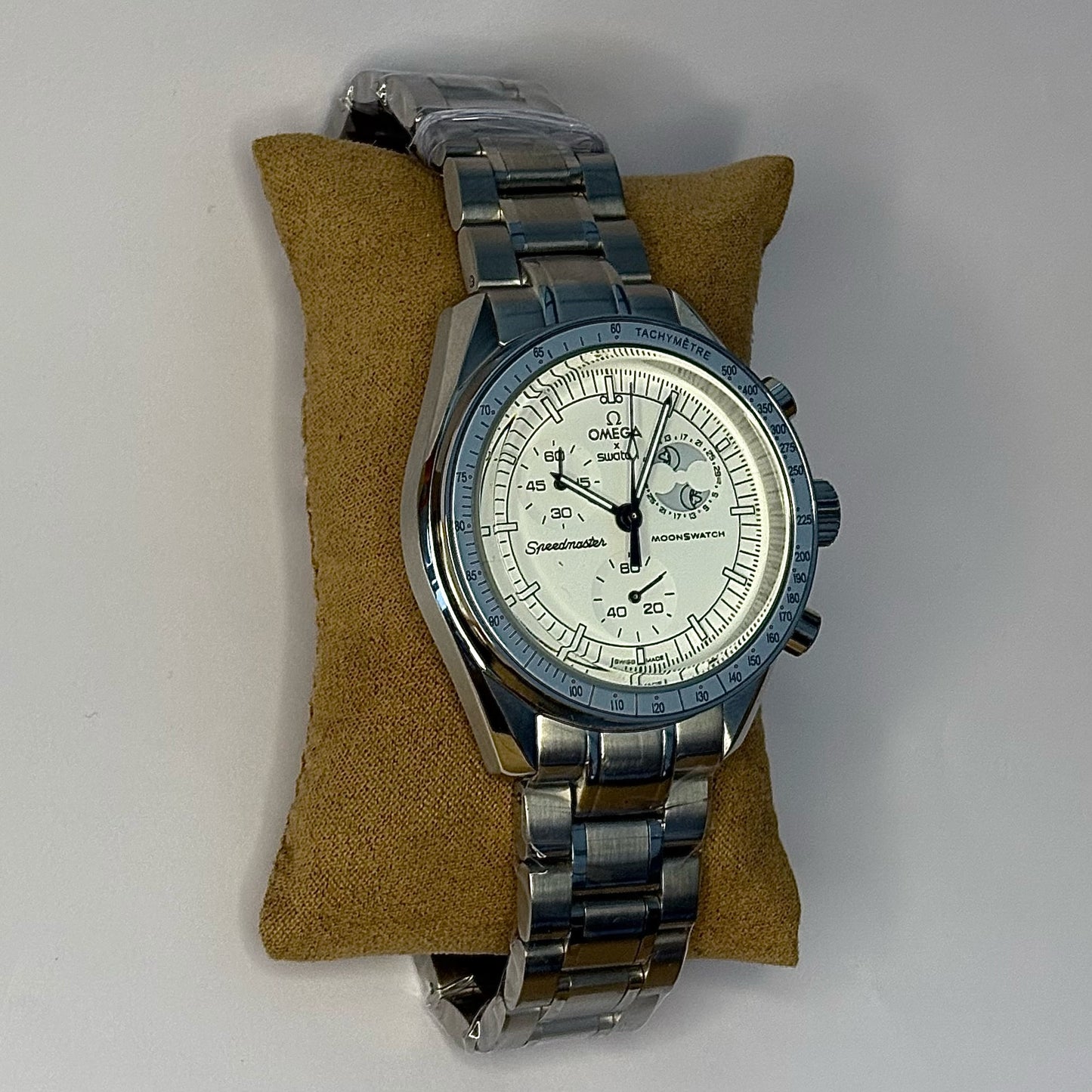 MoonMod Snoopy Moonphase In White Metal Moonswatch